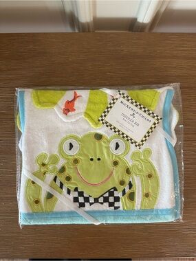 Mackenzie-Childs Kids Green Frog Toddler bib - Green/Blue